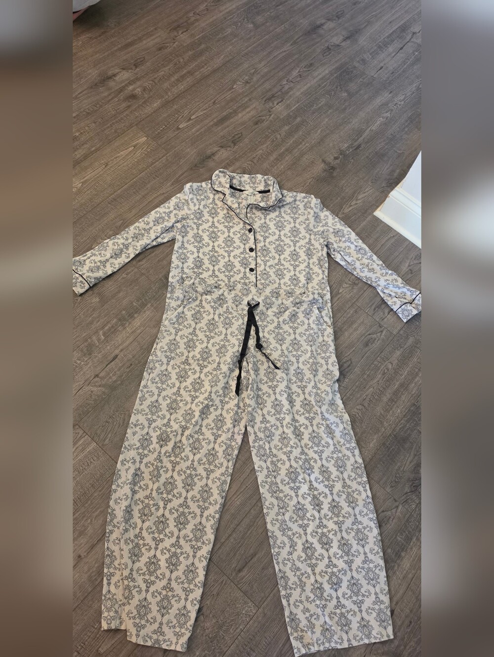 Soma Cream and Black Patterned Pajama Set‎ Large